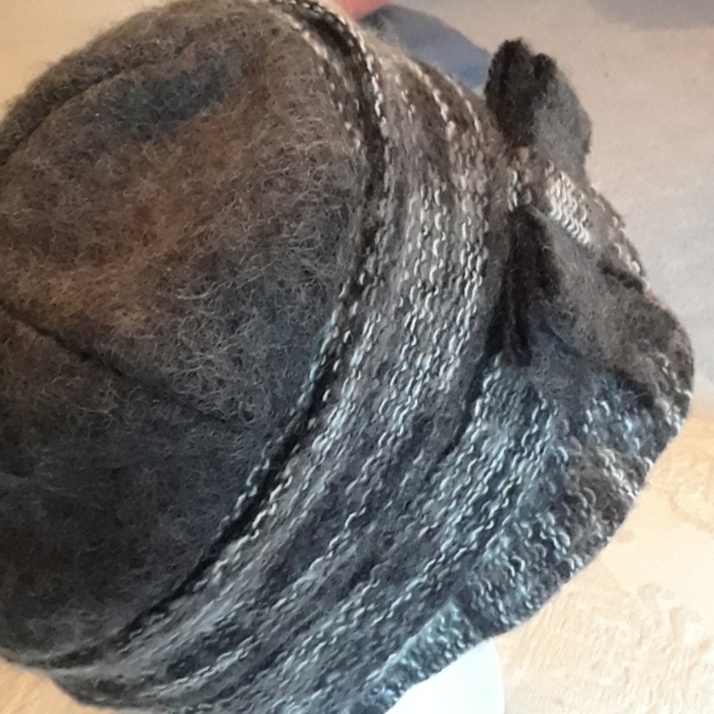 Winter hat - Picture 3 of 7